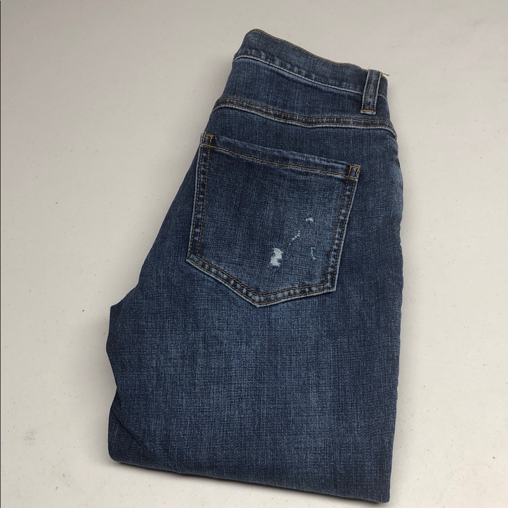 CABI BUTTONFLY STRAIGHT LEG JEANS 0/25x29 ⭐️